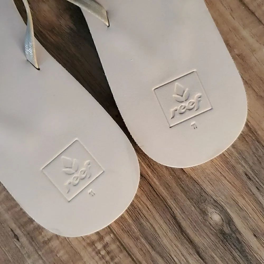 Reef | Pale Pink Flip-flops - Picture 2 of 5